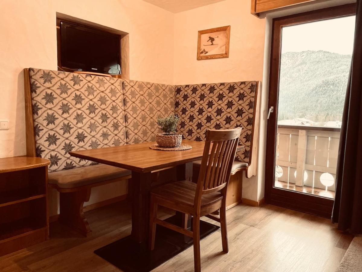 Pension Kreuzeck - Dein Gluecksplatz Am Lech 웨이센바크앰레치 외부 사진